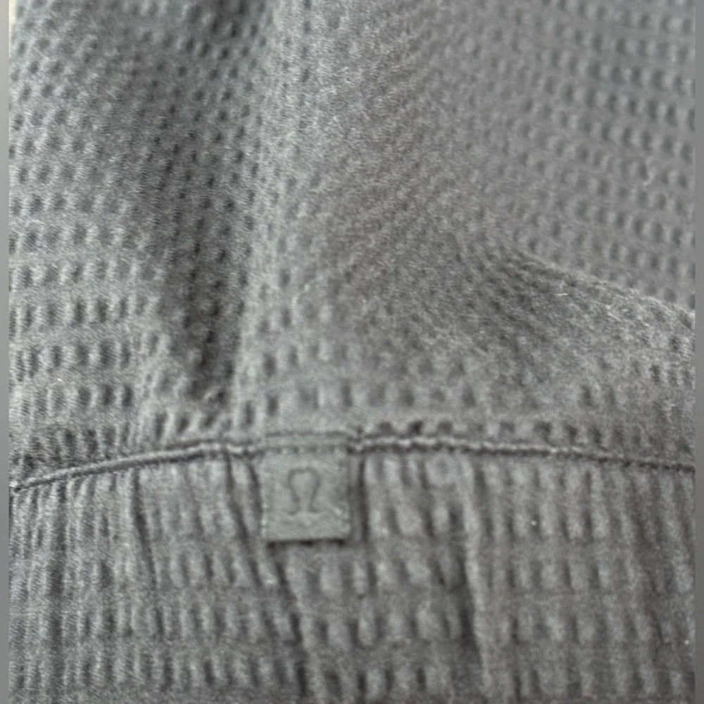 lululemon athletica excellent no